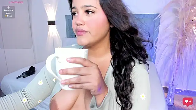 Snapshot of cristal_x1 chatting on 18, 7, 2026 cristal x1 online show from 18, 7, 2026