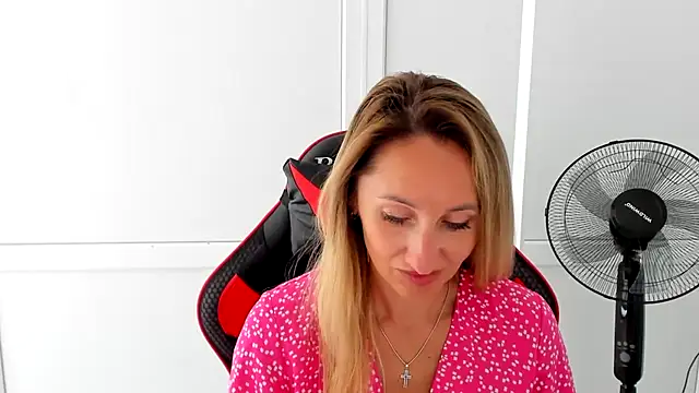 LilyDreamm online show from 22, 6, 2026