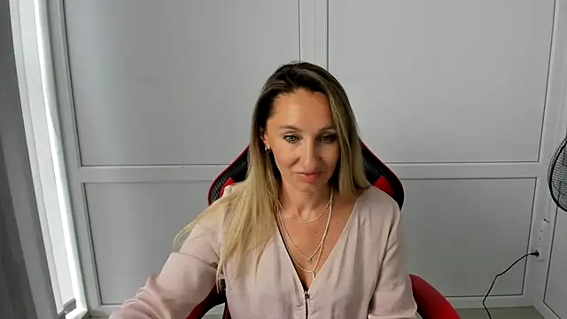 LilyDreamm online show from 21, 7, 2026