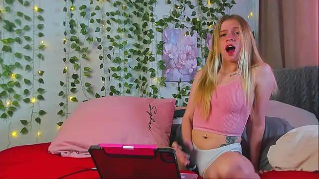 CUMMING BABY online show from 21, 6, 2026