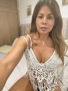 Snapshot of Valen_Milf4u chatting on 11, 7, 2026 Valen Milf4u online show from 11, 7, 2026