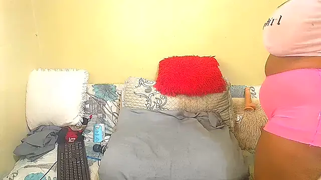 NoviaveeXXX online show from 28, 7, 2026