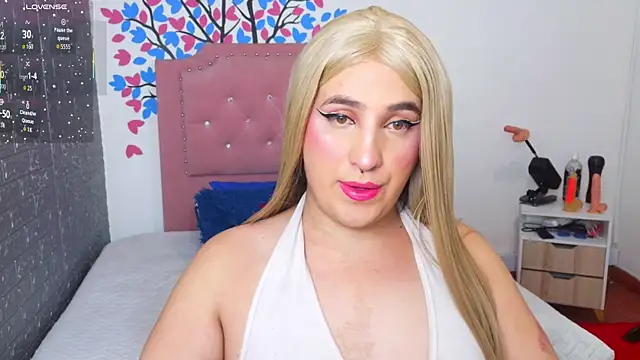 roxxy pink  online show from 19, 6, 2026