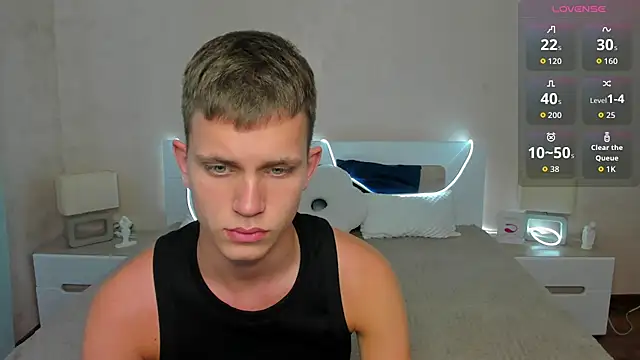 Snapshot of m0neyken chatting on 9, 7, 2026 m0neyken online show from 9, 7, 2026