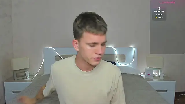 Snapshot of m0neyken chatting on 17, 7, 2026 m0neyken online show from 17, 7, 2026
