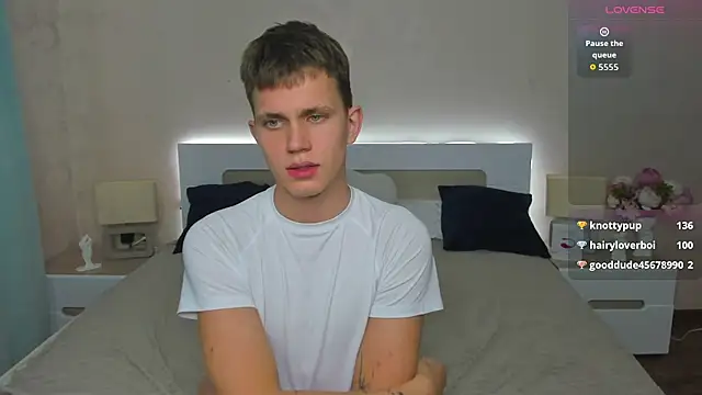 Snapshot of m0neyken chatting on 24, 7, 2026 m0neyken online show from 24, 7, 2026