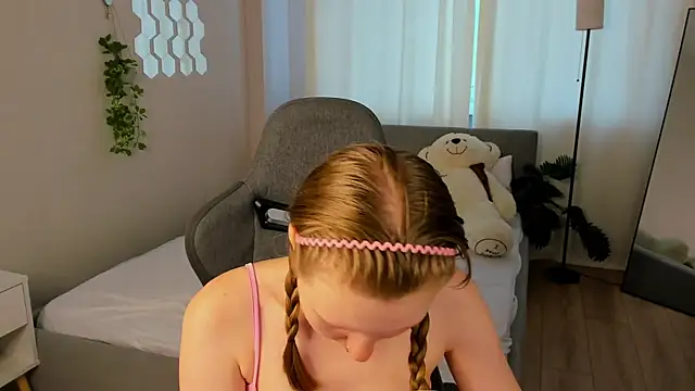 LiliTiny online show from 9, 8, 2026