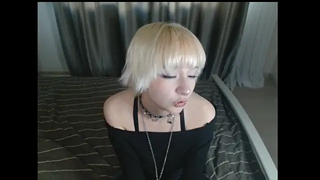 RoxyLien online show from 21, 6, 2026