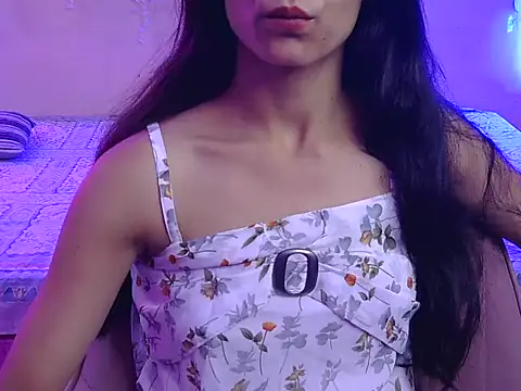 Yours-Zoya online show from 5, 7, 2026