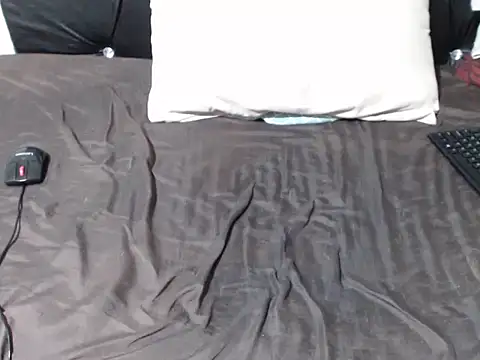 ShamilCruzXx online show from 5, 7, 2026