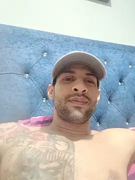 Snapshot of MisterBigBBC chatting on 24, 6, 2026 MisterBigBBC online show from 24, 6, 2026