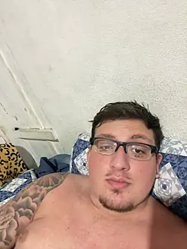 Snapshot of luisinnnnnn chatting on 24, 7, 2026 luisinnnnnn online show from 24, 7, 2026