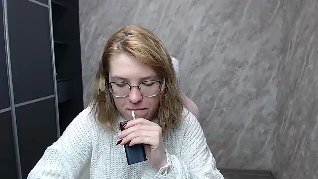 Reginasmilee online show from 18, 2, 2025