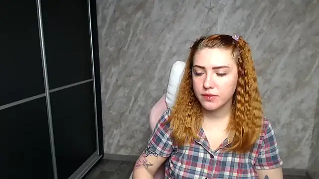 Reginasmilee online show from 12, 1, 2026