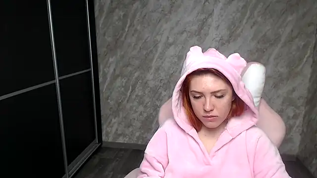 Reginasmilee online show from 3, 2, 2026