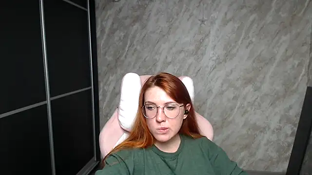 Reginasmilee online show from 10, 2, 2026