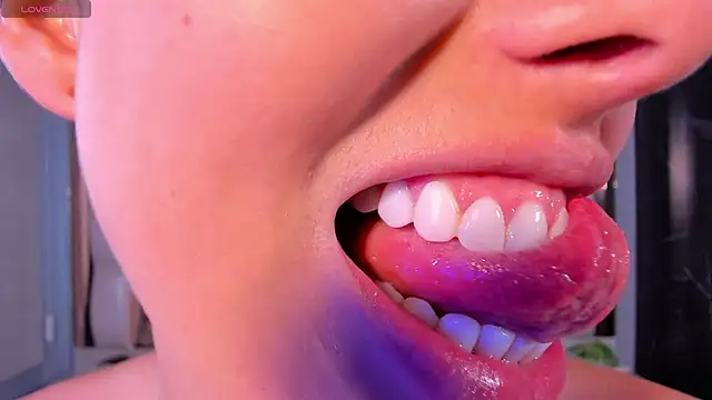 SarahPreston online show from 25, 2, 2025