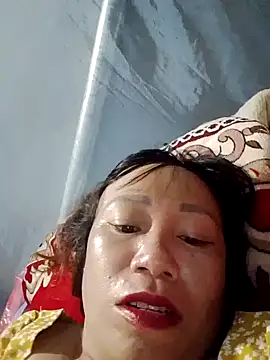 Moon squirtt online show from 19, 7, 2026