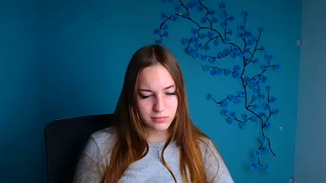 Snapshot of Holly_Mooon_ chatting on 9, 7, 2026 Holly Mooon online show from 9, 7, 2026