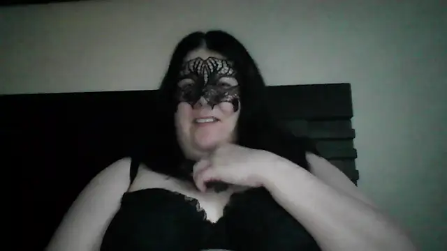 RavenRunee online show from 4, 7, 2026