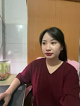 QuynhAnh68 online show from 4, 7, 2026