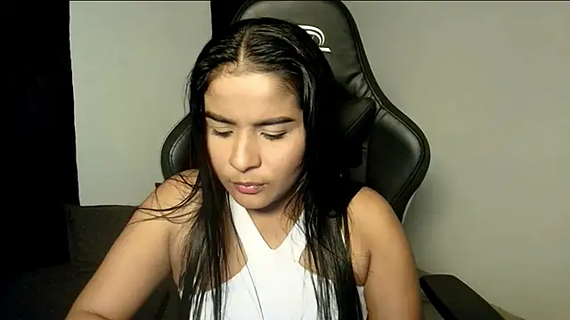 Kiara Naomi online show from 1, 7, 2026