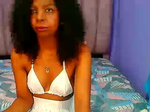 Snapshot of Zafiralennox chatting on 19, 7, 2026 Zafiralennox online show from 19, 7, 2026