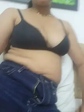 Snapshot of sanvi0 chatting on 8, 7, 2026 sanvi0 online show from 8, 7, 2026