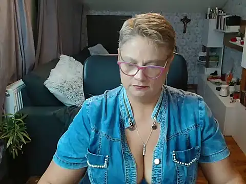 NewHellen4you online show from 3, 7, 2026