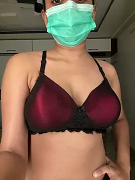 nudemee online show from 4, 7, 2026