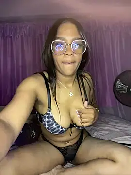 Snapshot of samantha3218 chatting on 15, 7, 2026 samantha3218 online show from 15, 7, 2026