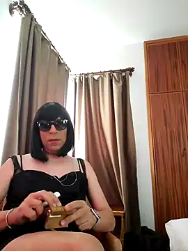 Snapshot of ladyofthenightlondon chatting on 4, 7, 2026 ladyofthenightlondon online show from 4, 7, 2026