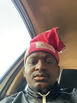 Snapshot of chocolatepapi420 chatting on 8, 7, 2026 chocolatepapi420 online show from 8, 7, 2026