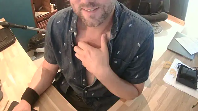 lars lussurioso online show from 9, 7, 2026