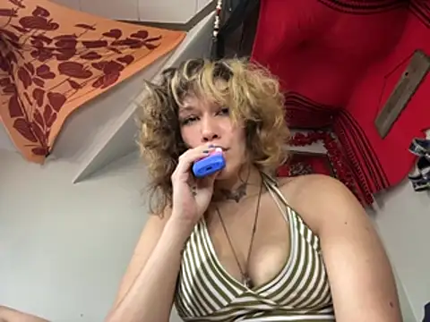SWEETIVYYY online show from 15, 7, 2026