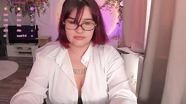 Snapshot of TinaColad chatting on 15, 7, 2026 TinaColad online show from 15, 7, 2026