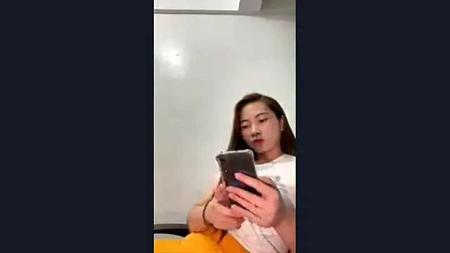 TenishaFontanini online show from 15, 7, 2026