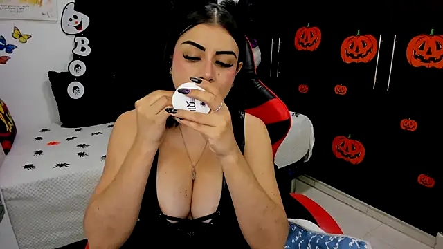 lucy007  online show from 31, 10, 2025