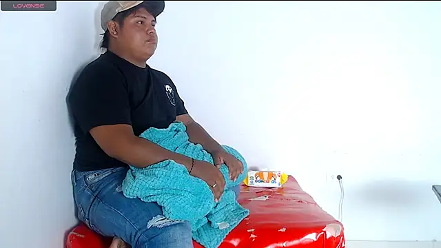 Snapshot of rabbitplayboy19 chatting on 18, 7, 2026 rabbitplayboy19 online show from 18, 7, 2026