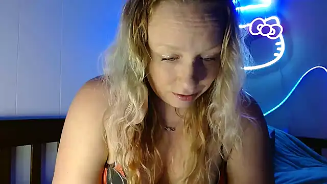 Snapshot of XxMs_StarzxX chatting on 7, 3, 2025 XxMs StarzxX online show from 7, 3, 2025