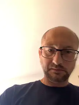 Snapshot of Rosbif69 chatting on 20, 7, 2026 Rosbif69 online show from 20, 7, 2026