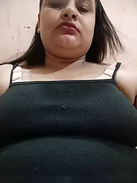 Snapshot of Queen_Karishma chatting on 17, 7, 2026 Queen Karishma online show from 17, 7, 2026