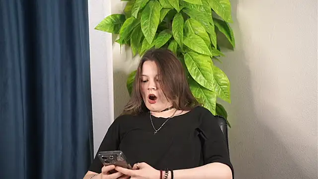 Snapshot of JanitaWaldenberg chatting on 24, 7, 2026 JanitaWaldenberg online show from 24, 7, 2026