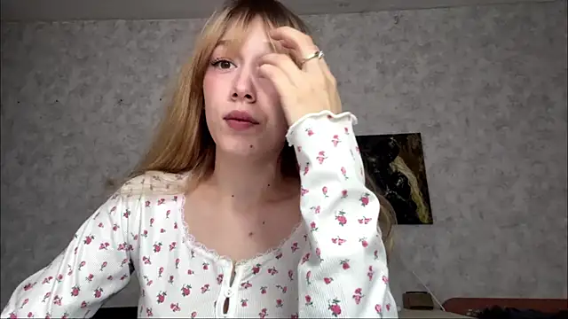 Snapshot of AriaFlyFerrari chatting on 22, 7, 2026 AriaFlyFerrari online show from 22, 7, 2026