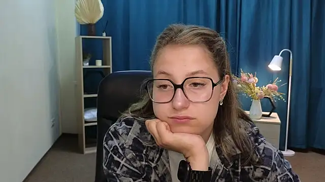 CiaraSiracuse online show from 23, 7, 2026