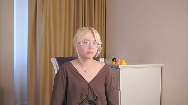 ErlineKaszinski online show from 25, 7, 2026