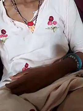 Snapshot of riya_rao12 chatting on 3, 8, 2026 riya rao12 online show from 3, 8, 2026