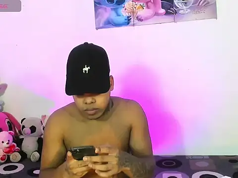 Snapshot of Royalscum chatting on 5, 8, 2026 Royalscum online show from 5, 8, 2026