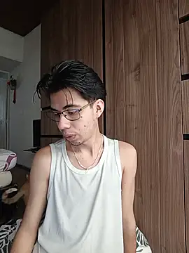 Nicolas moon online show from 4, 8, 2026