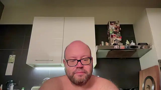 Snapshot of theitalianbear chatting on 16, 5, 2026 theitalianbear online show from 16, 5, 2026